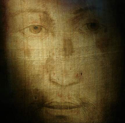 Peace! Holy Face of Manoppello, Italy Photo: Paul Badde